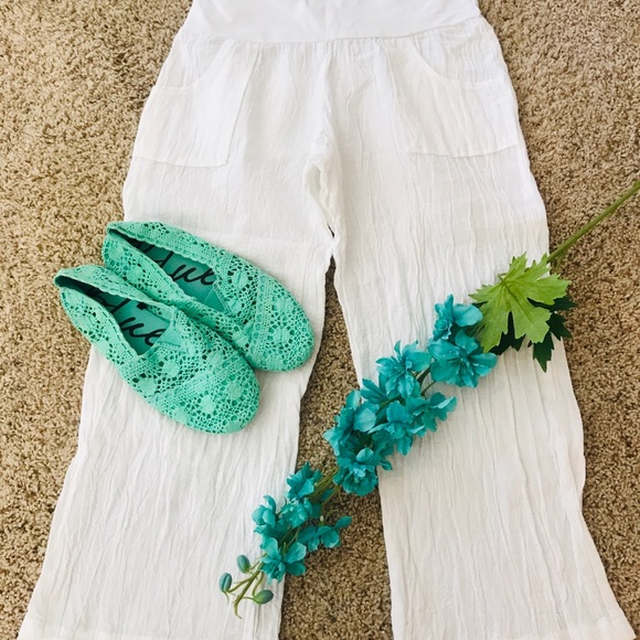 🌼3/$20🌼 Mimi Chica Beach Capris - Picture 2 of 8